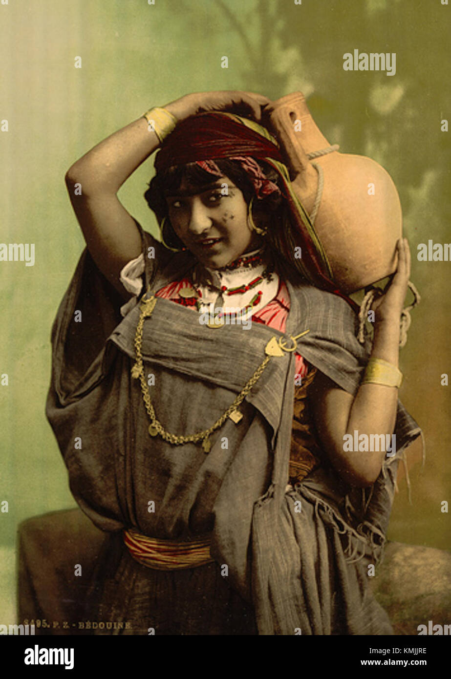 Bedouin woman tunisia hi-res stock photography and images - Alamy