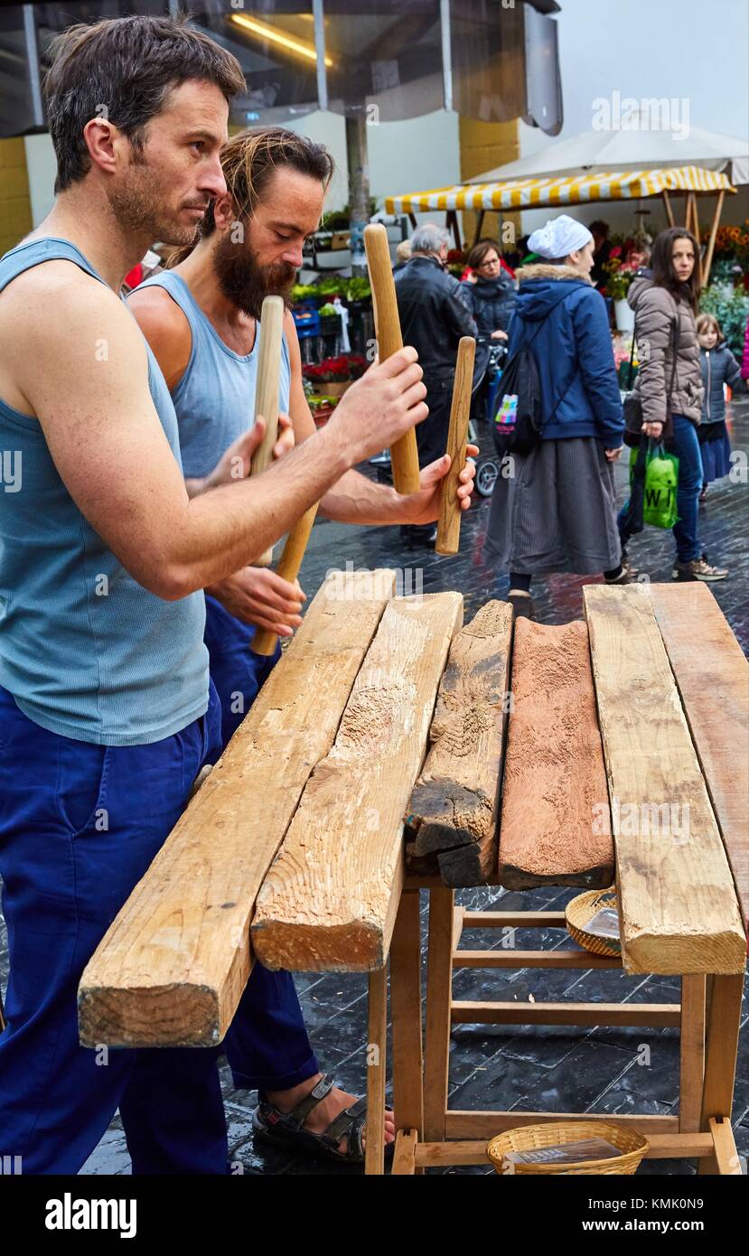Txalaparta (Basque typical wooden percussion instrument), Feria de Santo Tomás, The feast of St. Thomas takes place on December 21. During this day Stock Photo