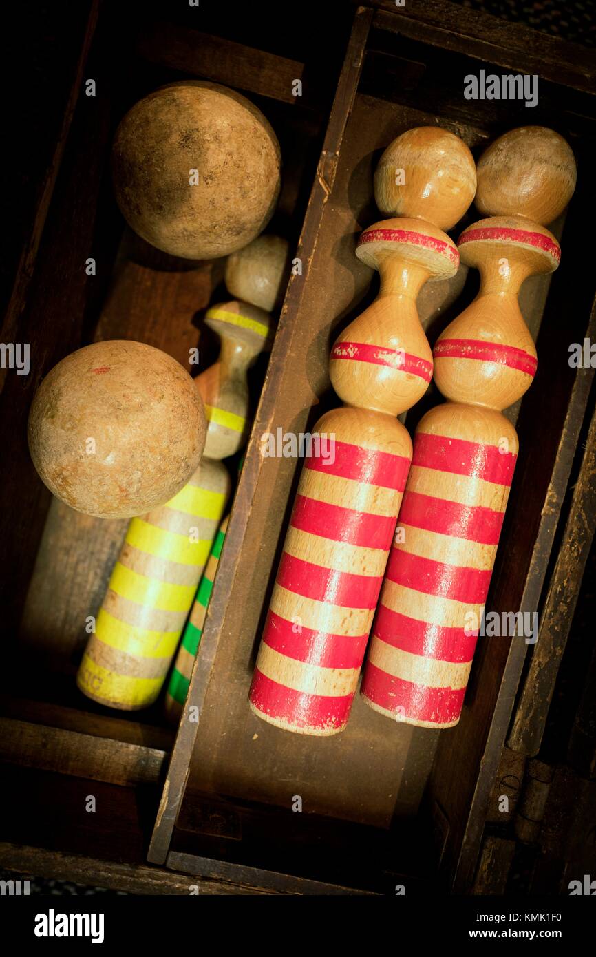 Bowling pin hires stock photography and images Alamy