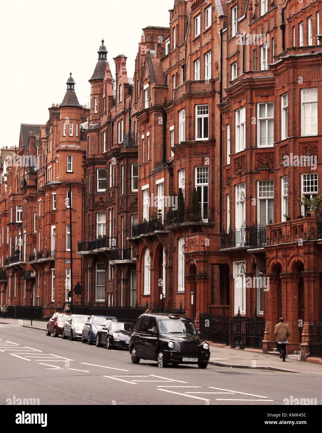 Knightsbridge, London 14 Mar 2008 Knightsbridge is an exclusive