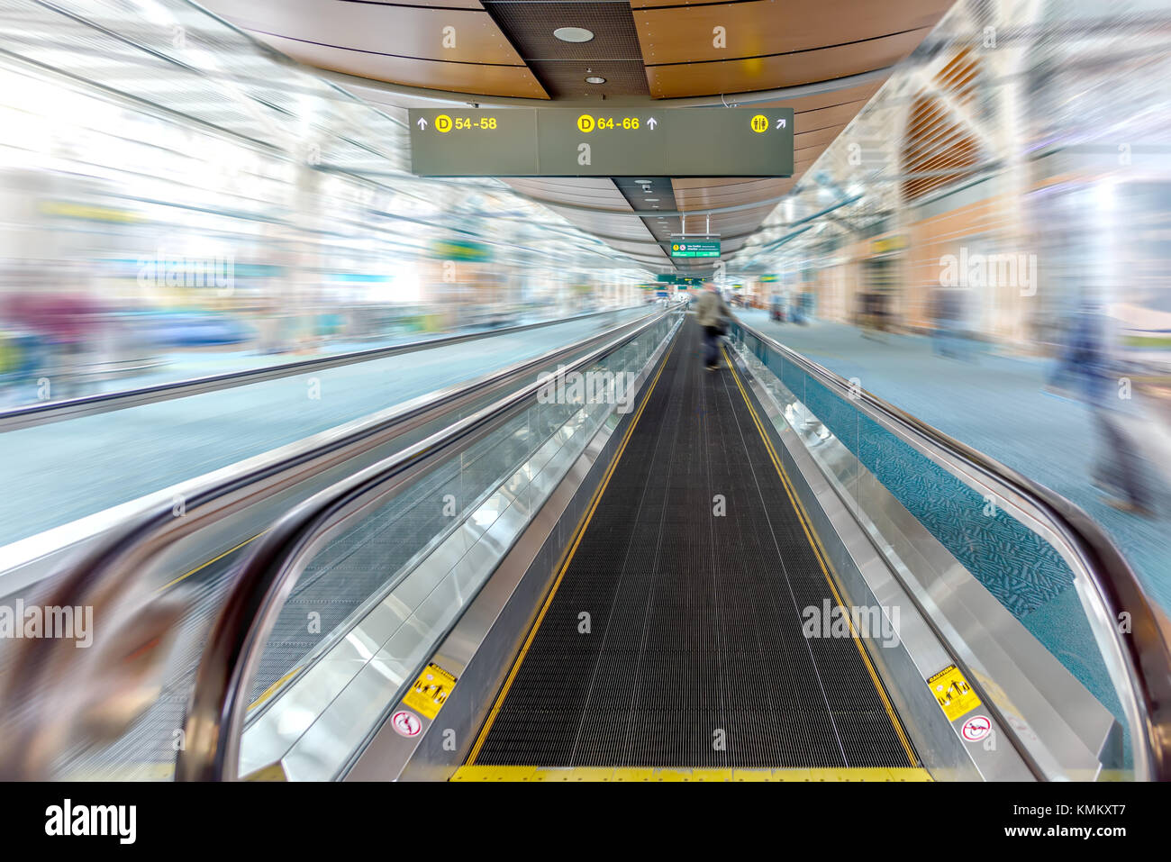 Page 3 Moving Walkway Airport High Resolution Stock Photography And Images Alamy
