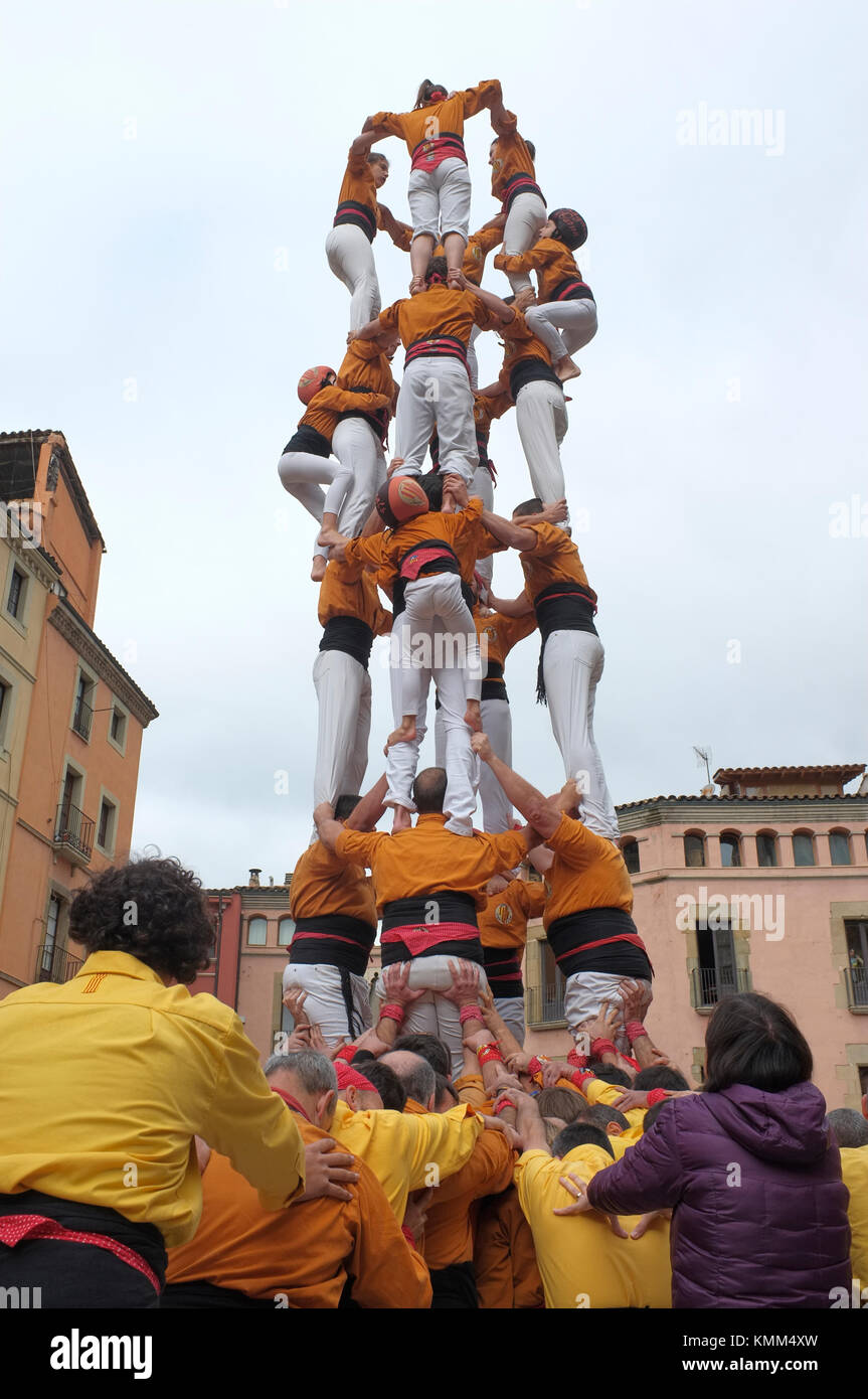 Human castles hi-res stock photography and images - Alamy