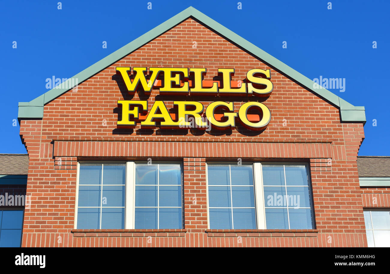 Wells fargo logo hires stock photography and images Alamy