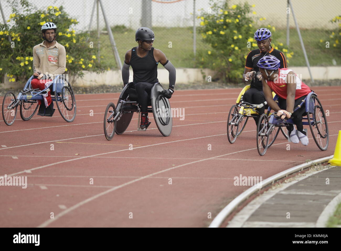 Handicap Physique Ou Sensoriel High Resolution Stock Photography And Images Alamy