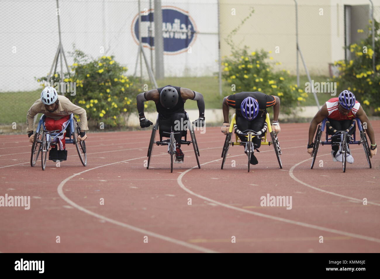 Handicap Physique Ou Sensoriel High Resolution Stock Photography And Images Alamy