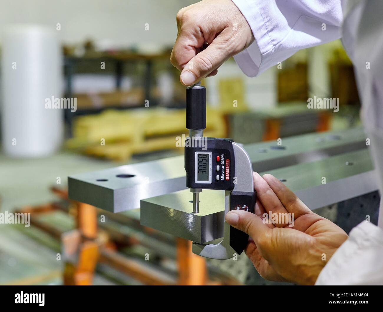 micrometer-hi-res-stock-photography-and-images-alamy