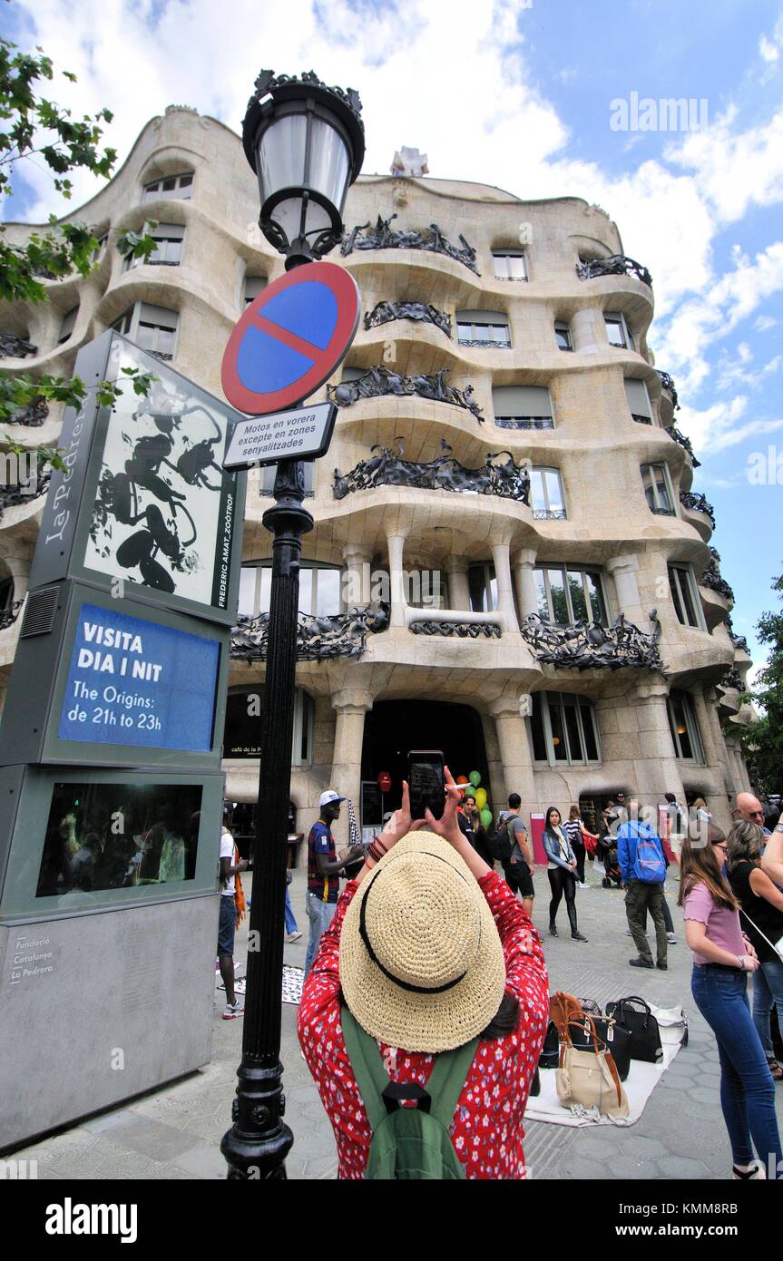 Mila house aka ´La Pedrera´ 19061912. 261265 Provença street