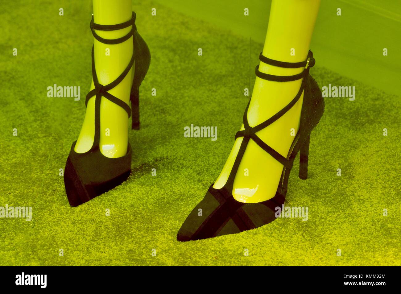 Shop window of shoe shop. Barcelona, Catalonia, Spain Stock Photo Alamy