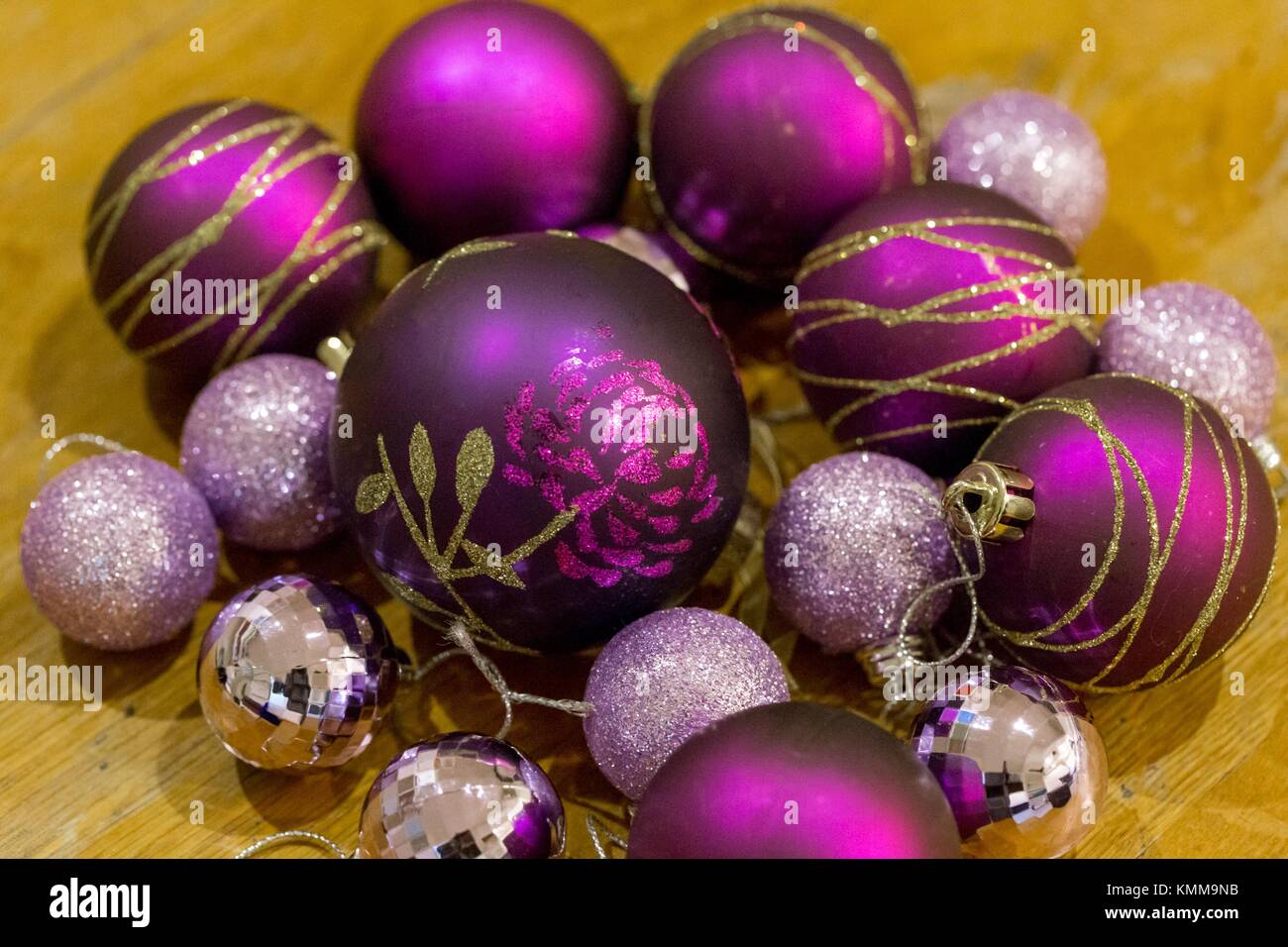Sparkly Silver Baubles High Resolution Stock Photography and Images - Alamy