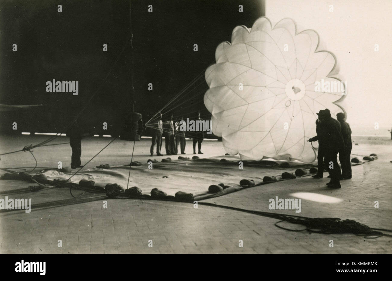 Testing parachutes, Italy 1940s Stock Photo