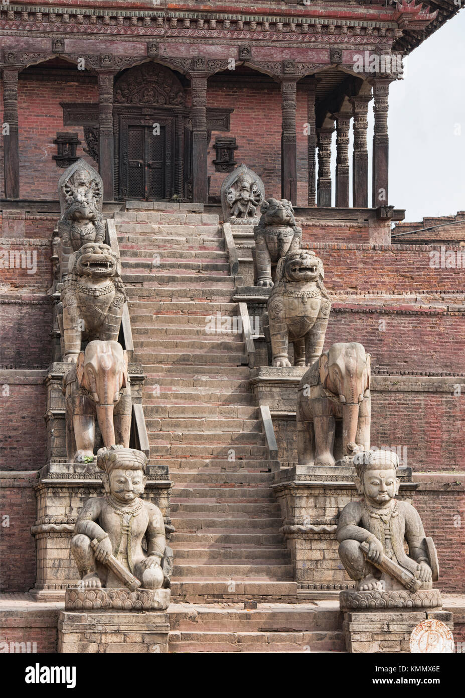 Statues at Nyatapola Temple in Taumadhi Square, Bhaktapur, Nepal Stock Photo