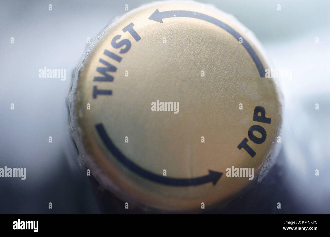 Twist top, which way Stock Photo Alamy