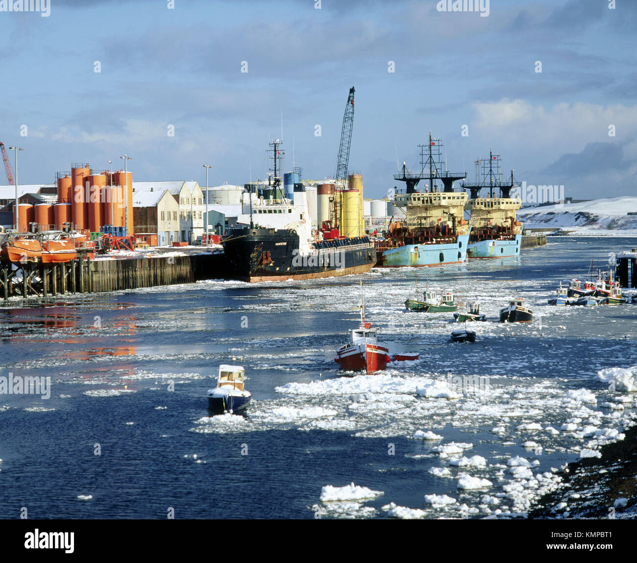Ships for the offshore oil industry. Aberdeen, Scotland Stock Photo Alamy