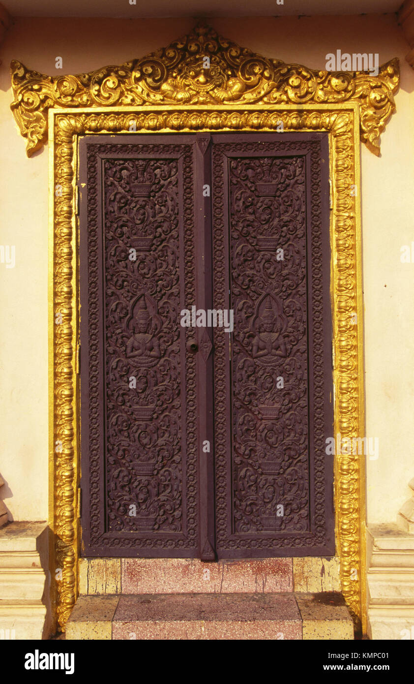 Wooden doors with carvings. Phnom Penh. Cambodia Stock Photo Alamy