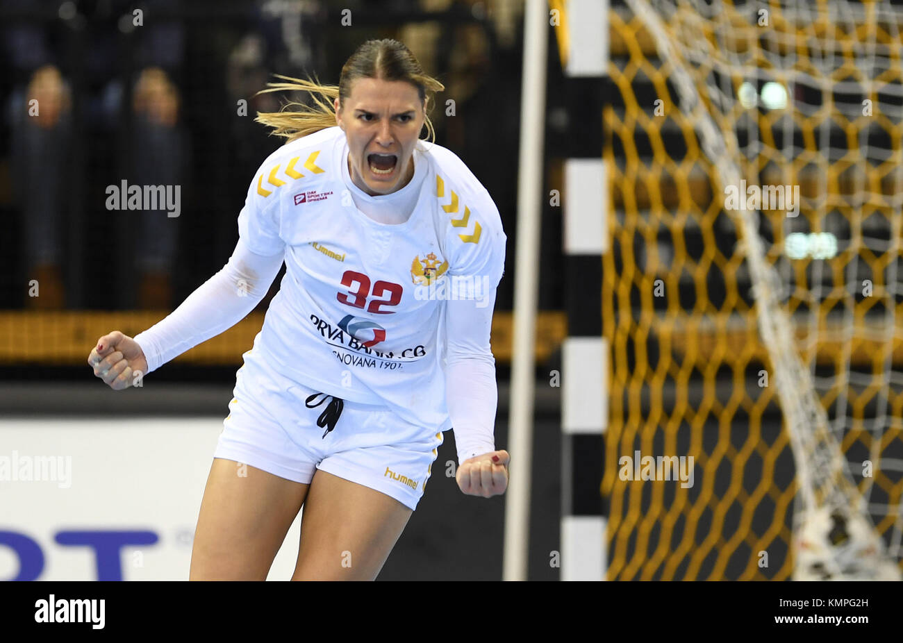 Oldenburg, Germany. 8th Dec, 2017. l-r) Katarina Bulatovic of Montenegro  celebrates after a goal during the Women's Handball World Championship  match between Brazil and Montenegro at the EWE Arena in Oldenburg, Germany,