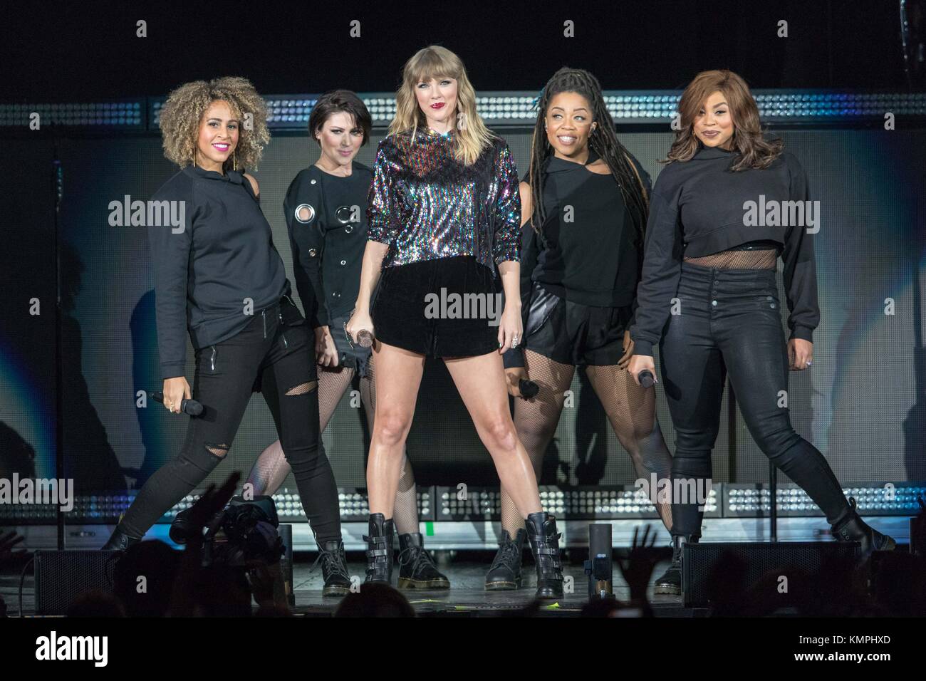 Rosemont, Illinois, USA. 7th Dec, 2017. TAYLOR SWIFT during the B96