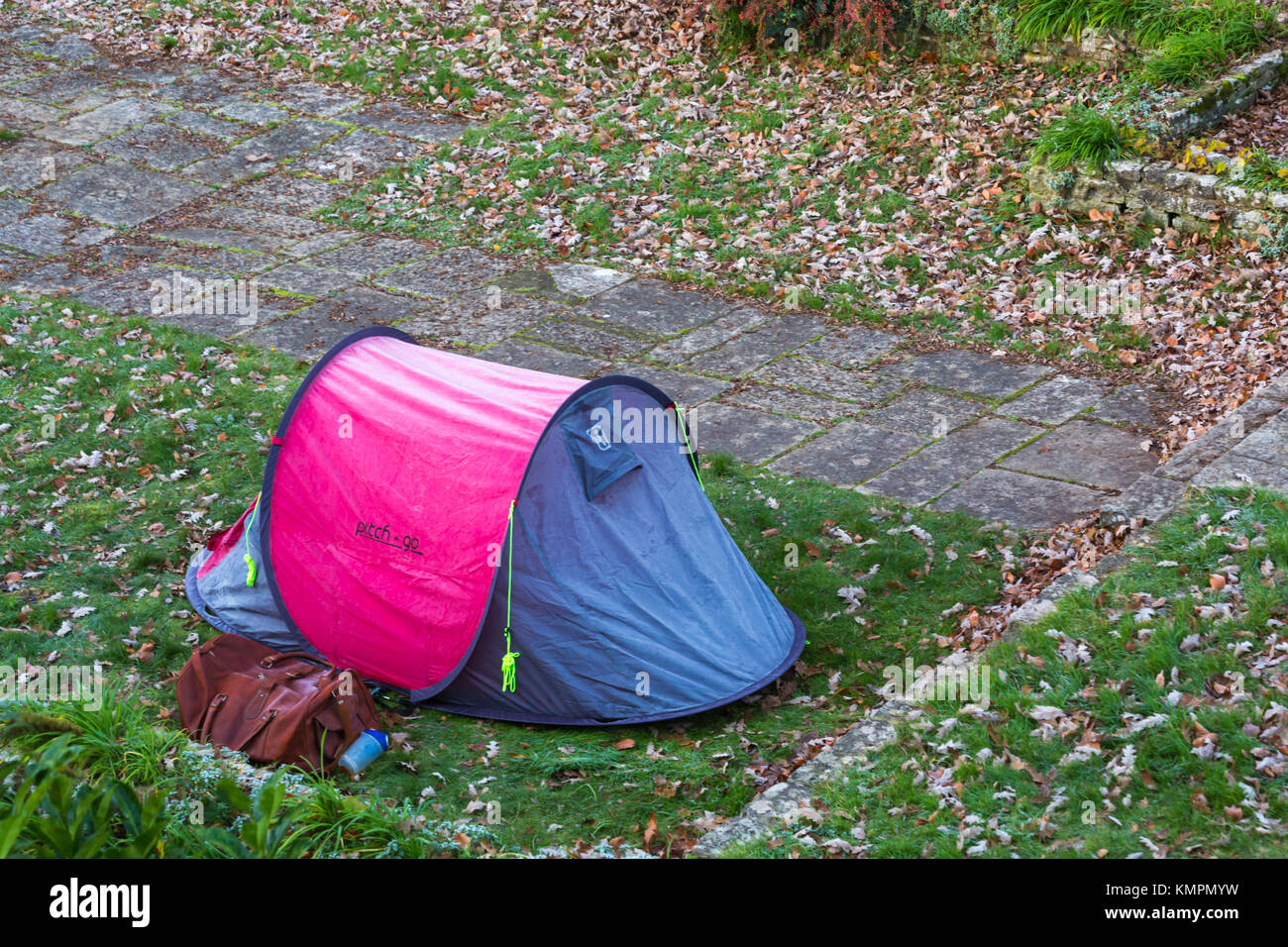 Frost on tent hi-res stock photography and images - Alamy
