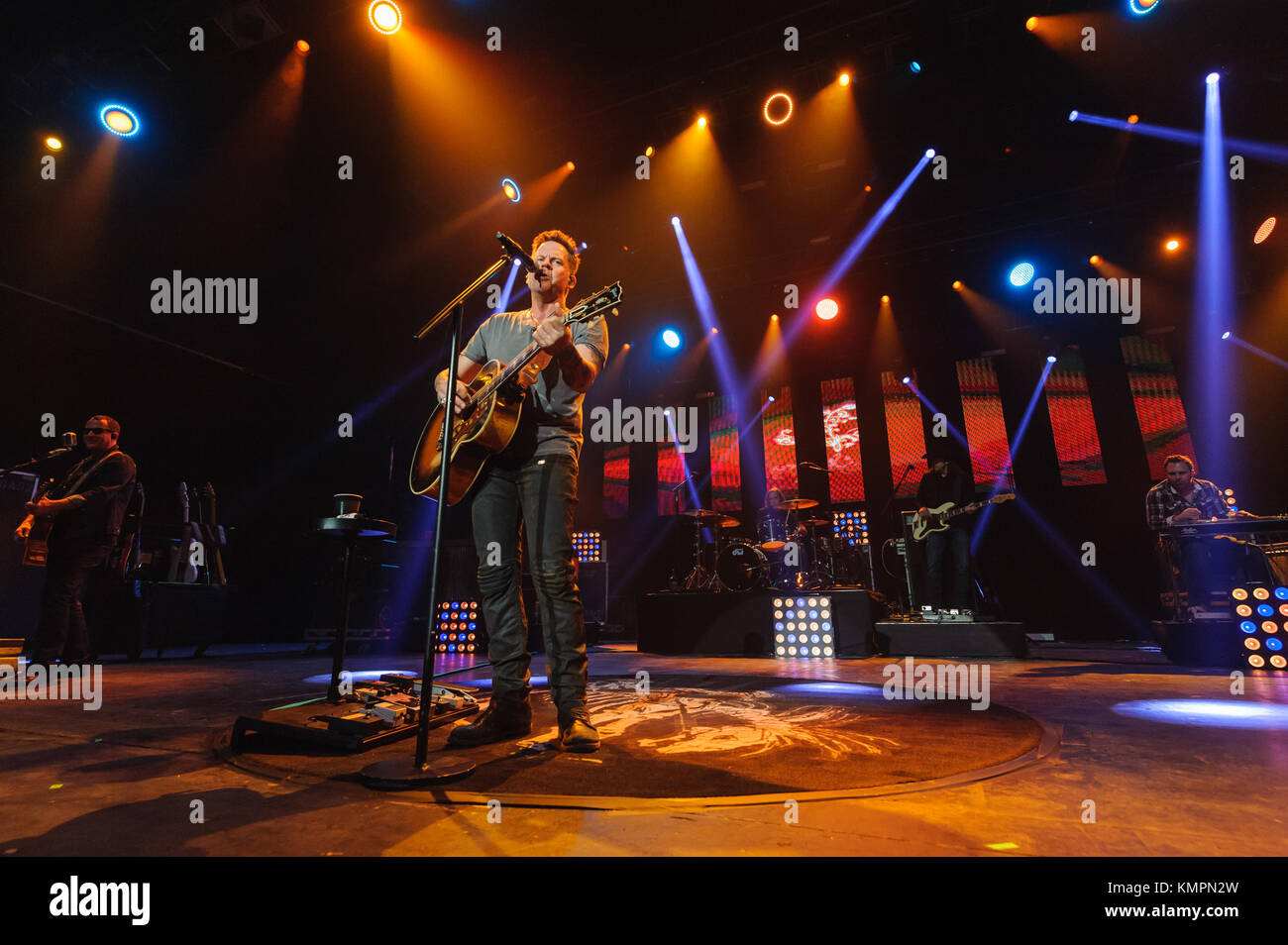 Las Vegas, NV, USA. 8th Dec, 2017. ***HOUSE COVERAGE*** Gary Allen at The Joint at Hard Rock Hotel & Casino in Las vegas, NV on December 8, 2017. Credit: Gdp Photos/Mediapunch/Alamy Live News Stock Photo