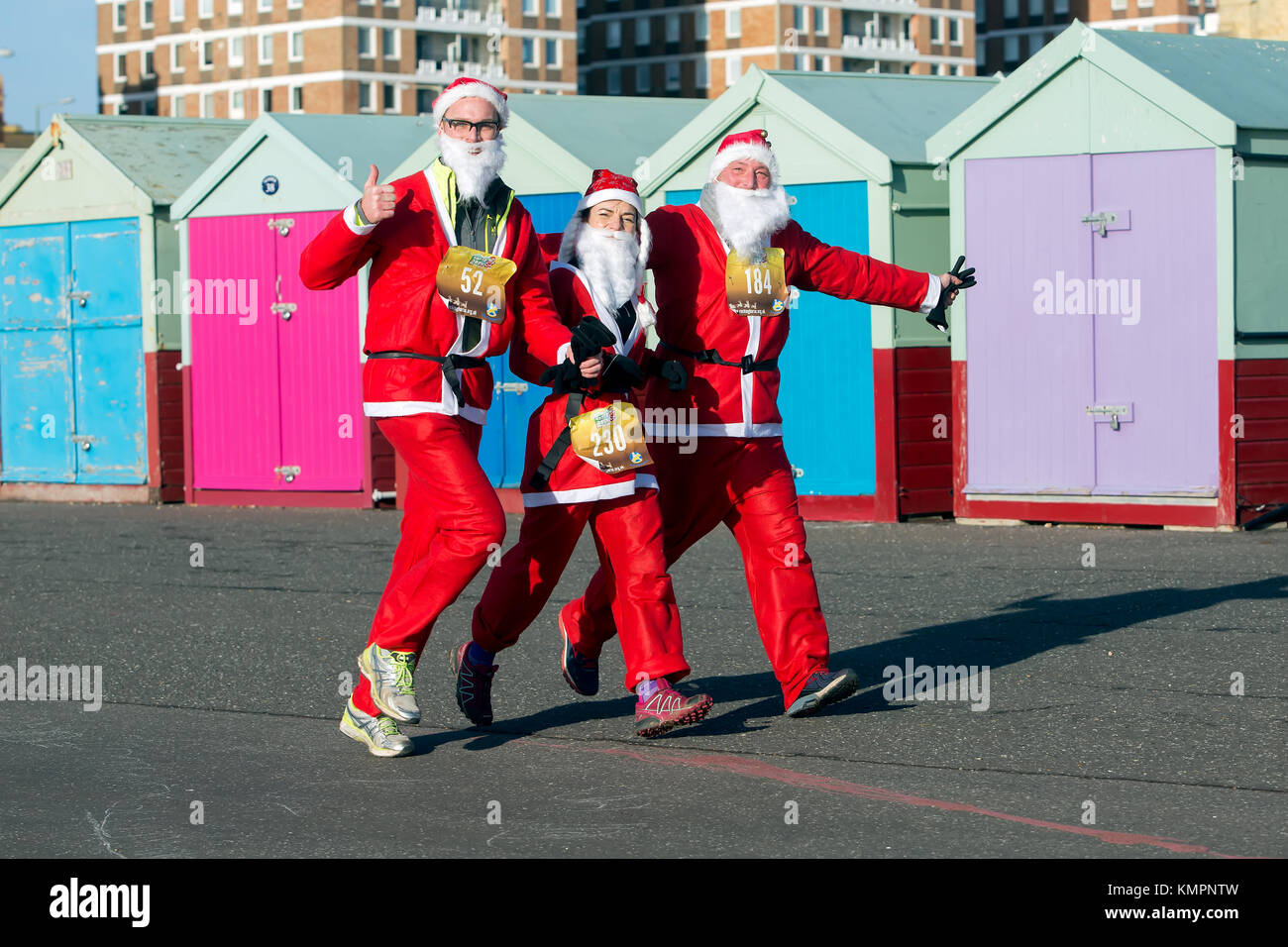 Brighton, UK. 09th Dec, 2017. The Santa Dash is always great fun and amusing to see. The Brighton Santa dash race route is a nice flat out and back run. The course heads west up the Seafront Esplanade for 2.5k. Ran to Hove Lagoon turn around and head back to the Start / Finish line. 9th December 2017 Credit: David Smith/Alamy Live News Stock Photo