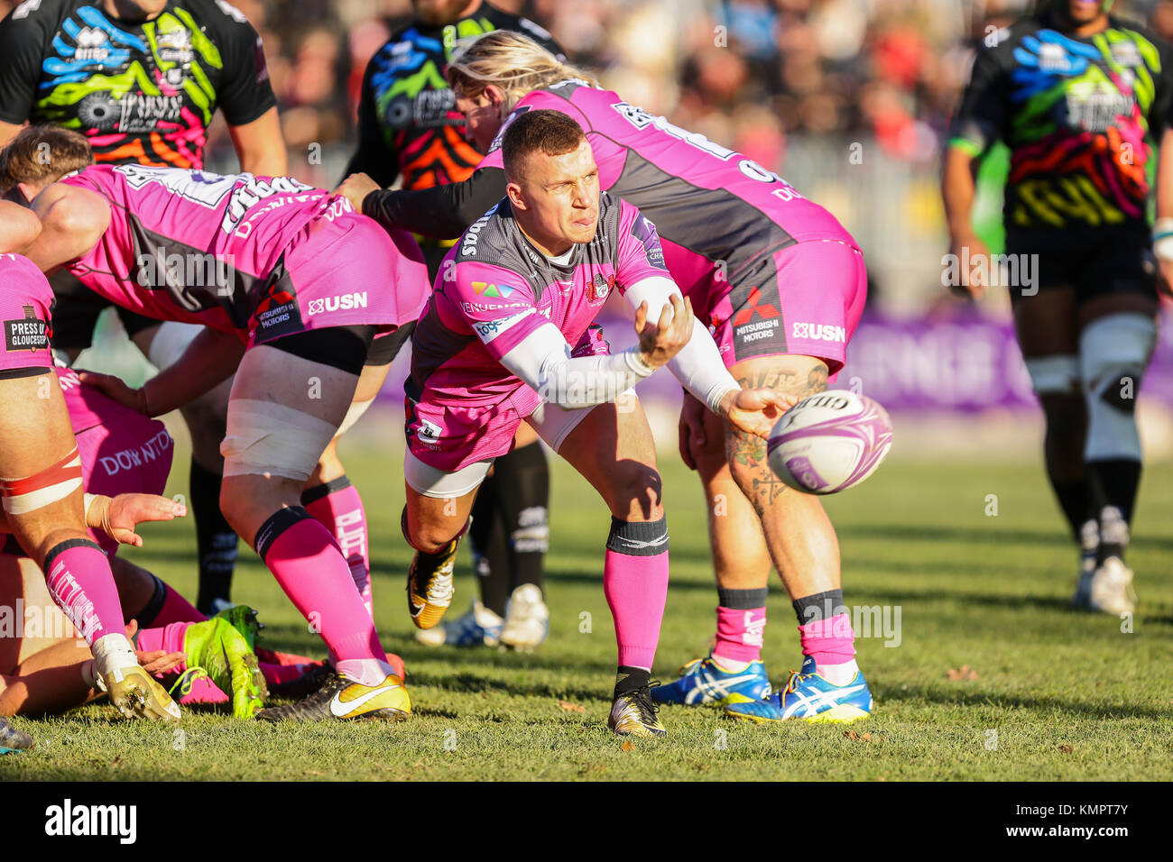Parma, Italy. 9h December 2017. Gloucester's scrum half Ben Vellacott passes the ball in the match against Zebre in EPCR Challenge Cup 2017/18. Massimiliano Carnabuci/Alamy Live News Stock Photo
