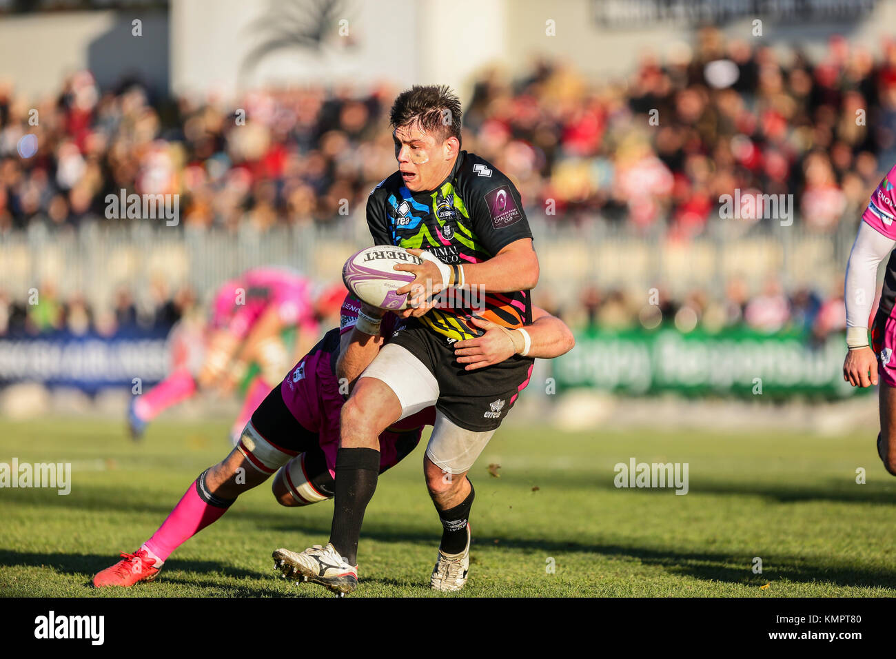 Parma, Italy. 9h December 2017. Zebre's hooker Oliviero Fabiani carries the ball in the match against Gloucester in EPCR Challenge Cup 2017/18. Massimiliano Carnabuci/Alamy Live News Stock Photo