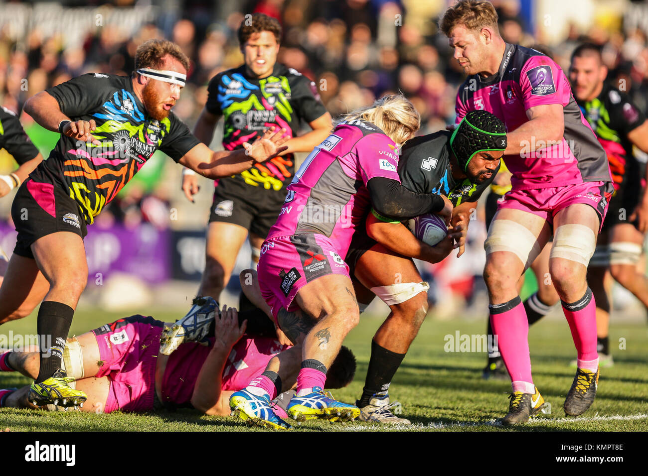 Parma, Italy. 9h December 2017. Zebre's flanker Maxime Mbandà tries to resist to a tackle made by Gloucester's hooker Richard Hibbard in EPCR Challenge Cup 2017/18. Massimiliano Carnabuci/Alamy Live News Stock Photo