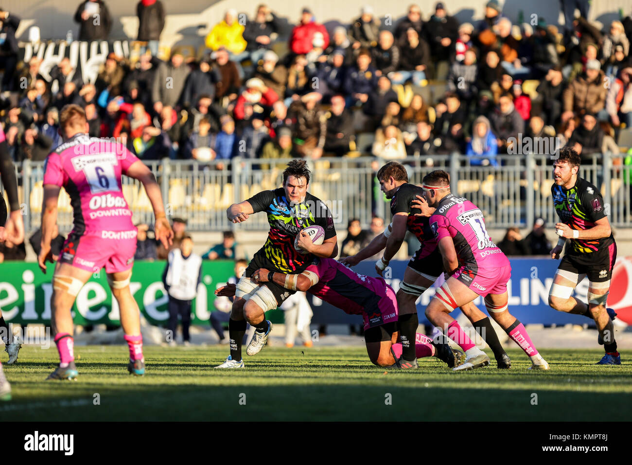 Parma, Italy. 9h December 2017. Zebre's lock David Sisi carries the ball in the match against Gloucester in EPCR Challenge Cup 2017/18. Massimiliano Carnabuci/Alamy Live News Stock Photo