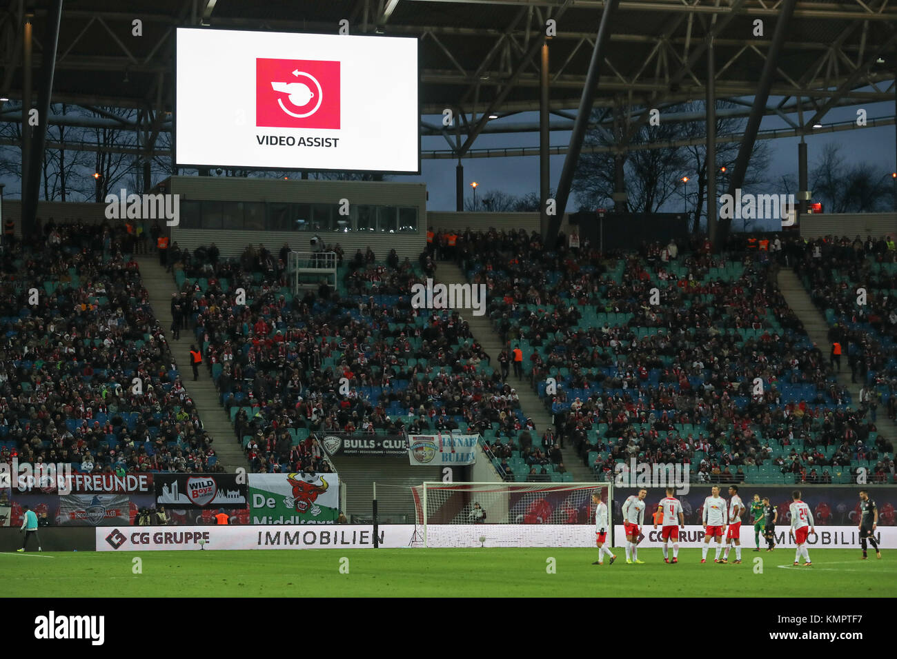 hannaf Referee soccer players during match hi-res stock photography and images -  Page 14 - Alamy