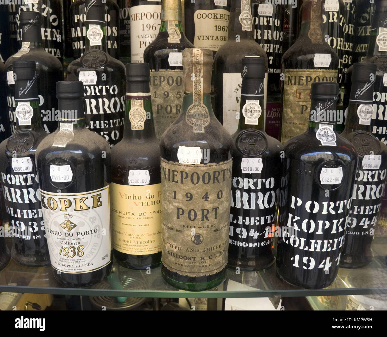 Porto wine shop lisbon portugal hires stock photography and images Alamy
