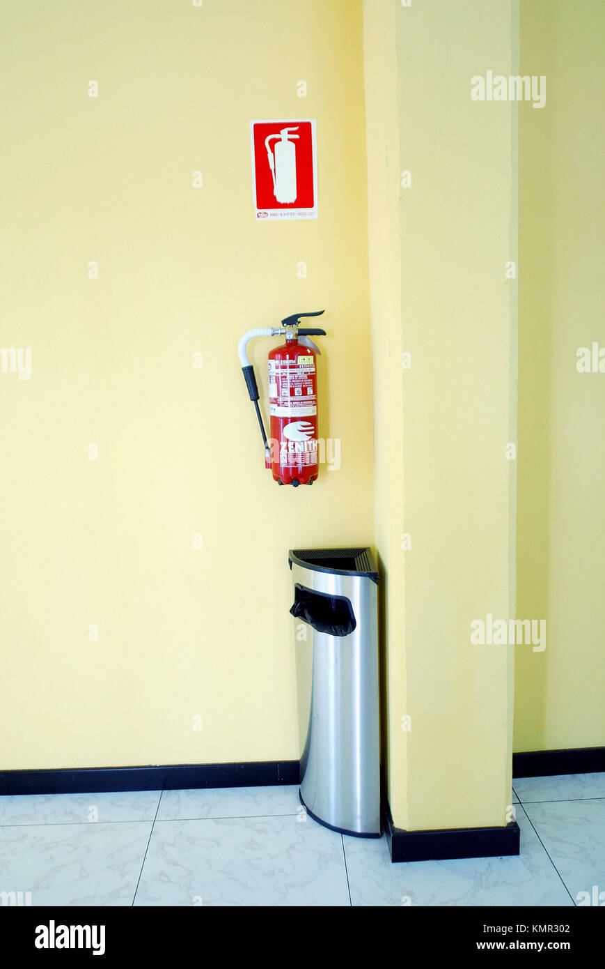 Wastebasket fire hires stock photography and images Alamy