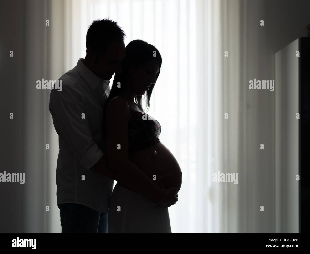baby bump couple photos