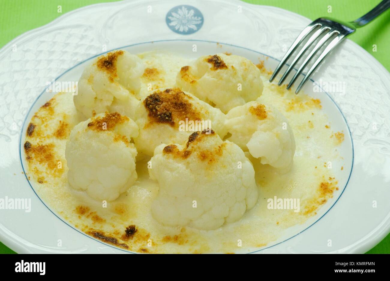 Coliflor con bechamel gratinada, Cauliflower au gratin with bechamel
