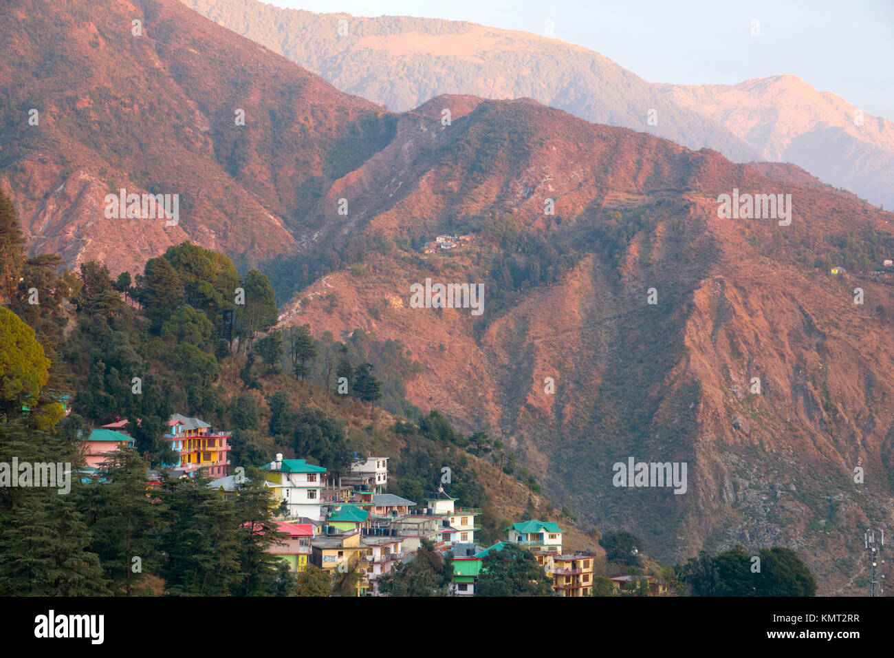 Scenic view of Mcleod Ganj in the Dhauladhar mountain range, India Stock Photo