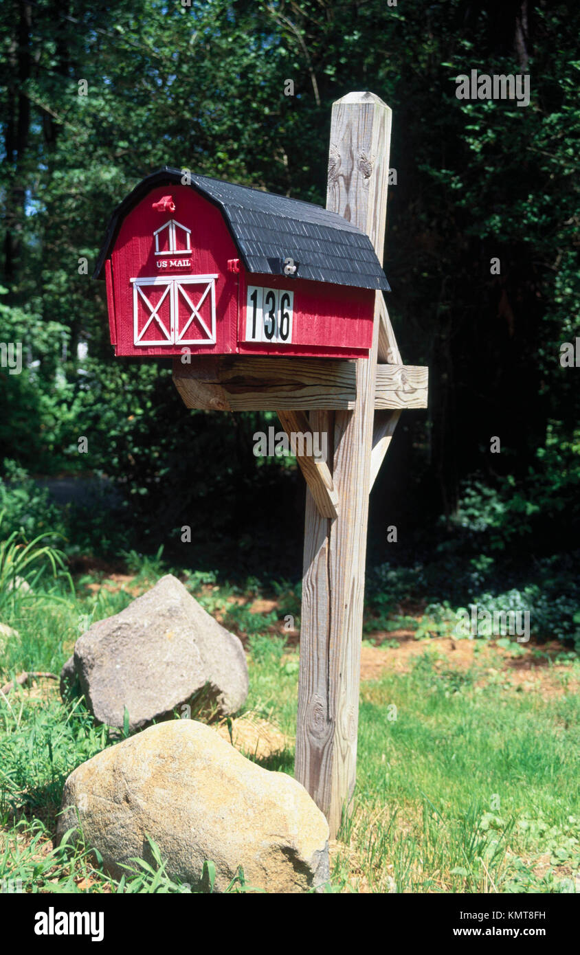 Barn mailbox Stock Photo - Alamy