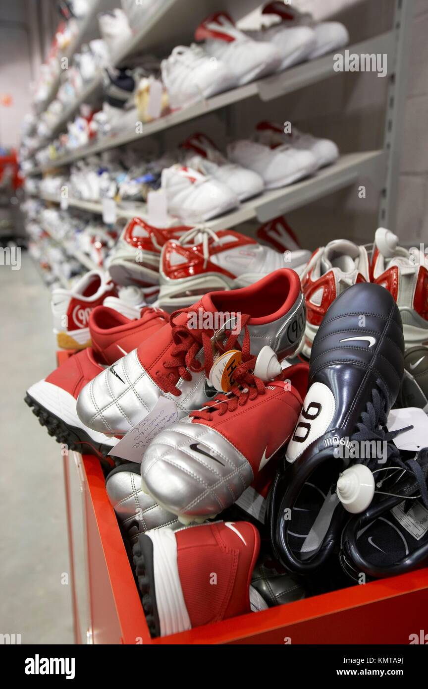 Sport shoe shop hi-res stock photography and images - Page 13 - Alamy