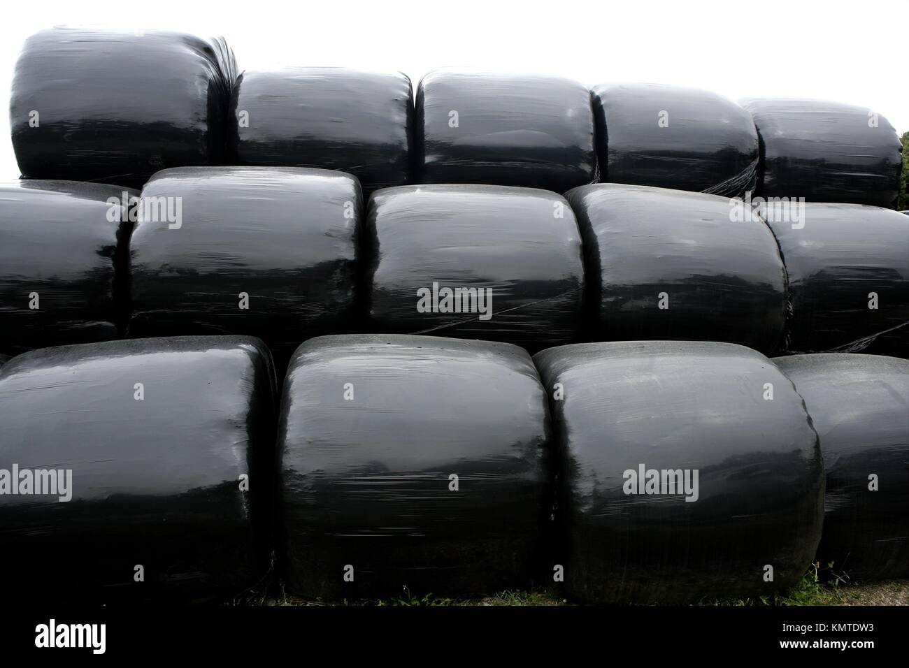 Black plastic bale wrap hi-res stock photography and images - Alamy