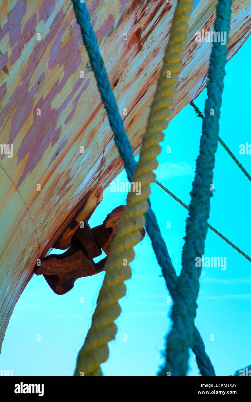 Prow of boat moorings and anchor Stock Photo Alamy