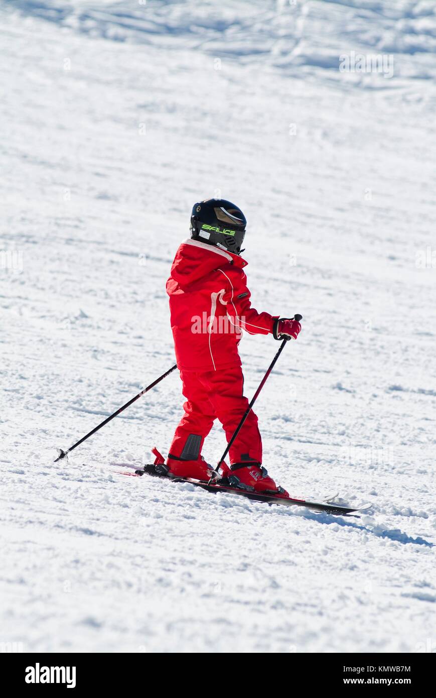 Children learn to ski Stock Photo Alamy