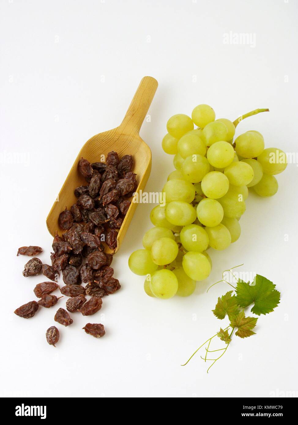 Grapes and raisins Stock Photo - Alamy