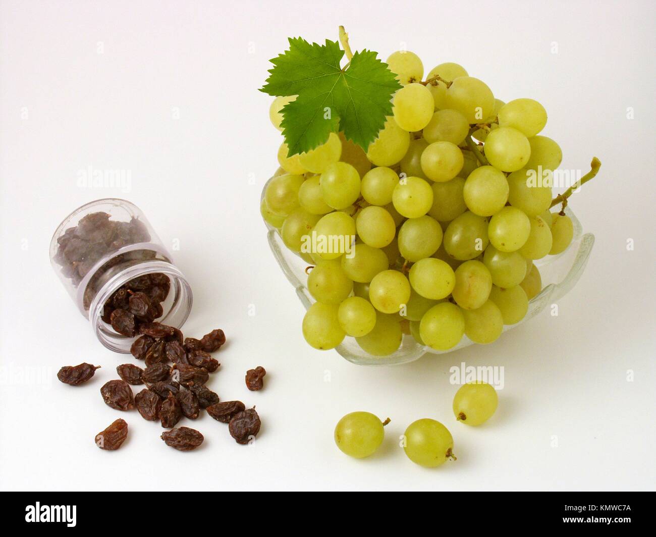 Grapes and raisins Stock Photo Alamy