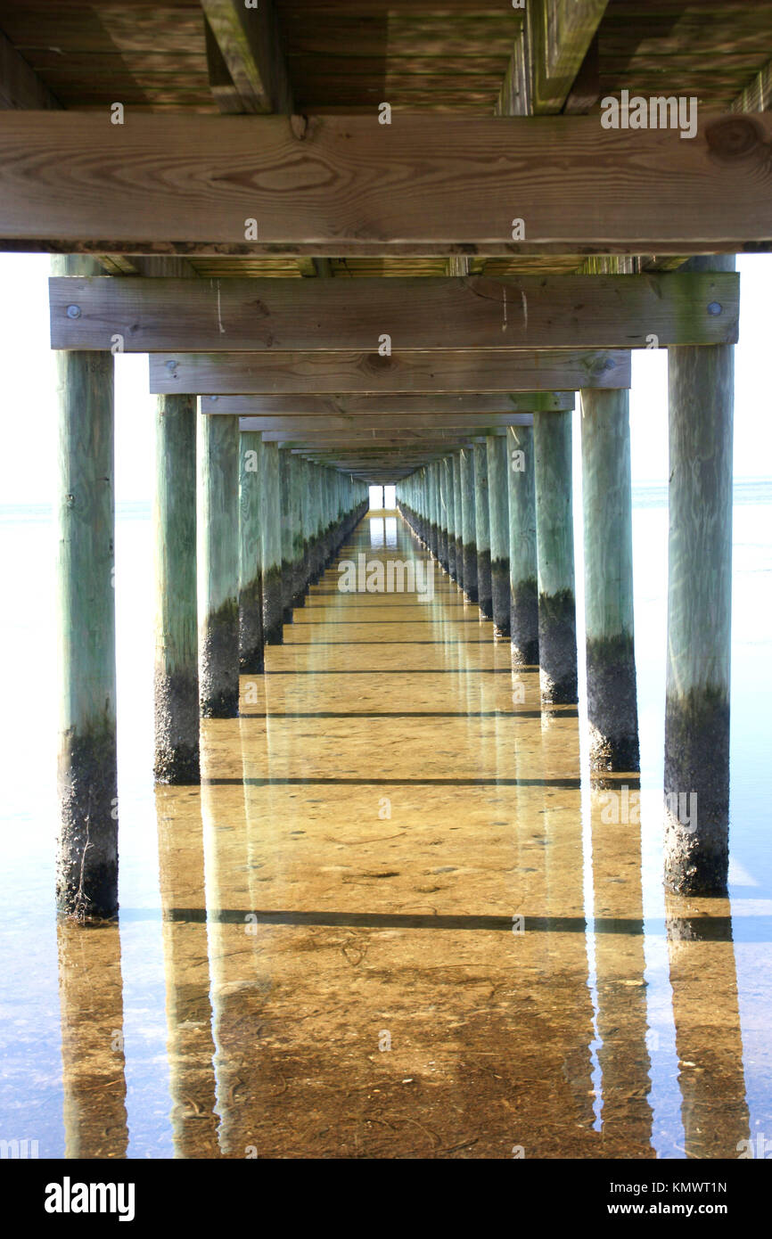 Symmetry art hi-res stock photography and images - Alamy
