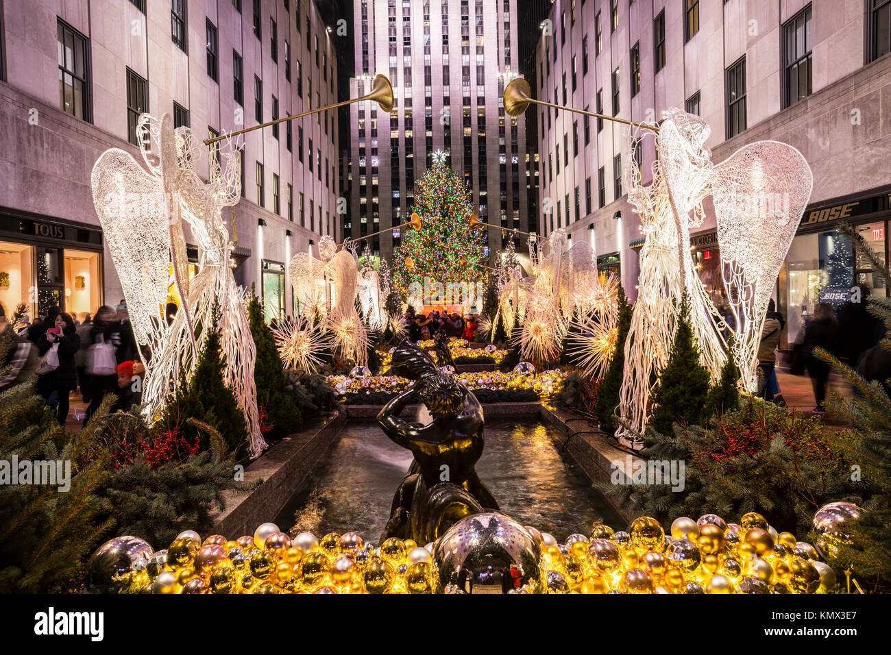 Rockefeller center christmas tree hires stock photography and images