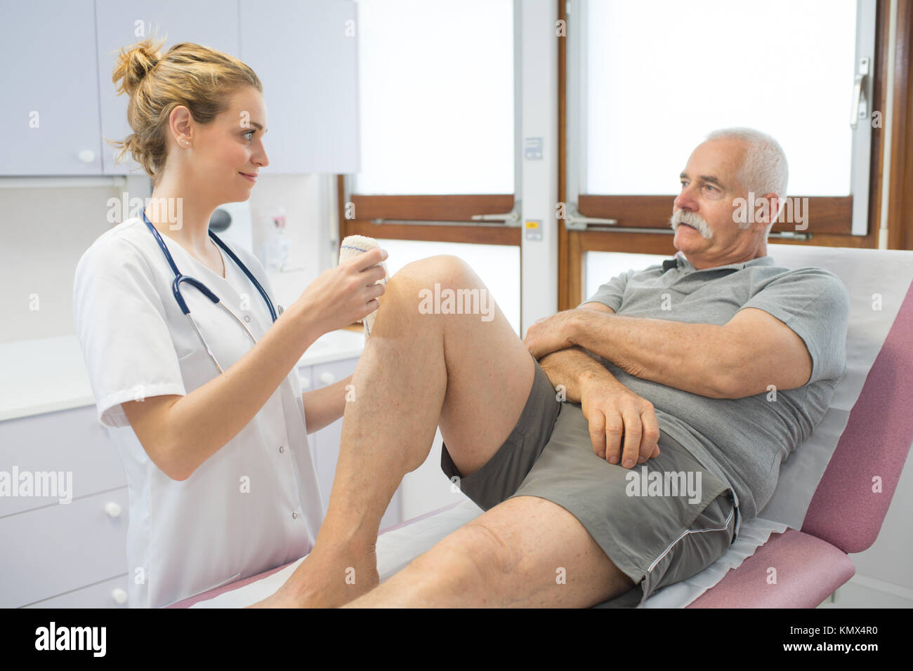 Врач который занимается ногами. Полный пациент с остеоартрозом. Васкулиты лиц пожилого возраста.