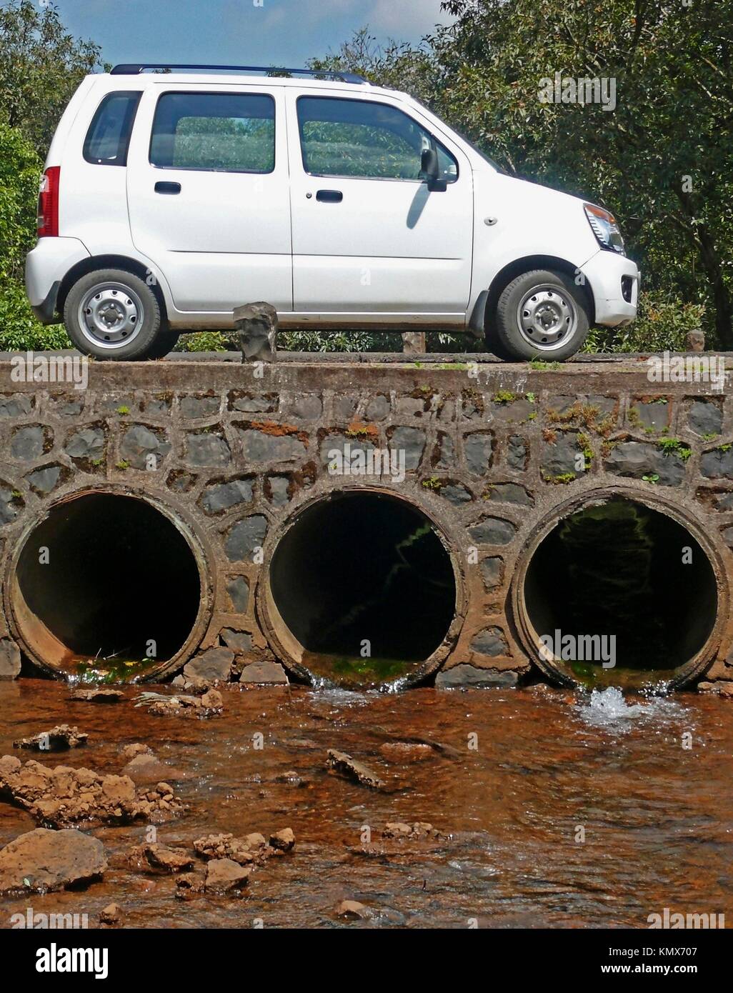 Car parking india hires stock photography and images Alamy