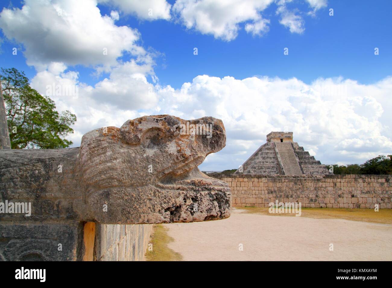 Chichen Itza Jaguar and Kukulkan Mayan temple pyramid Mexico Yucatan