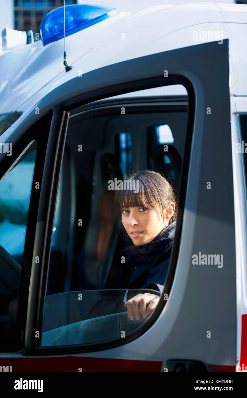 Ambulance paramedic hi-res stock photography and images - Alamy