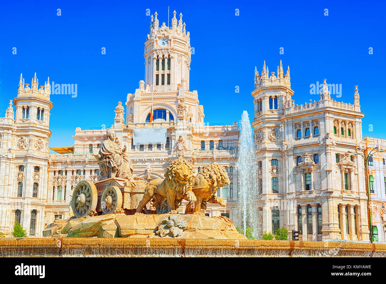 Fountain of the Goddess Cibeles (Fuente de La Diosa Cibeles) and Cibeles Center or Palace of