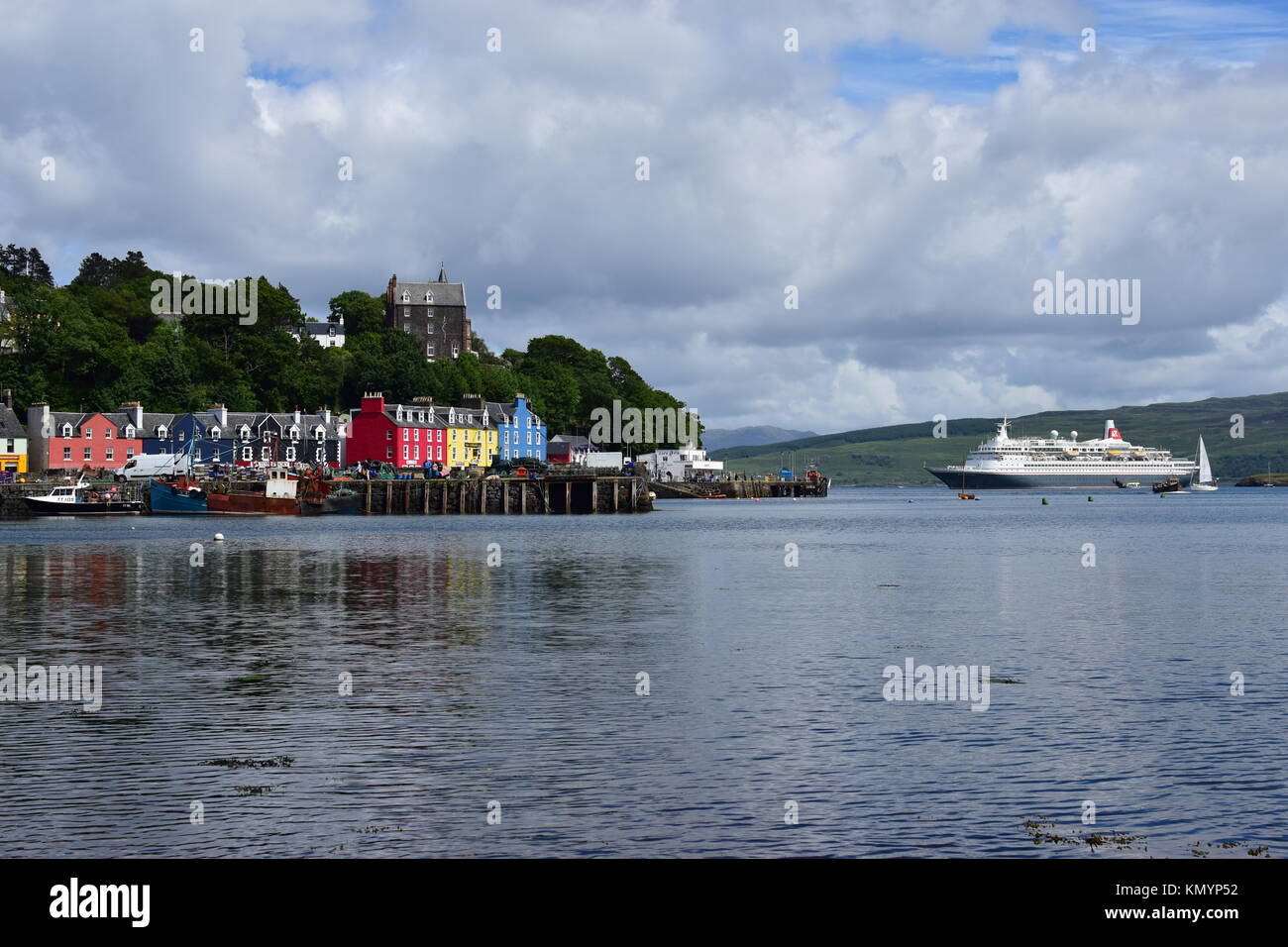 Colourful Cottages by the harbour at Tobermory, Isle of Mull, Scotland, Scotland Stock Photo
