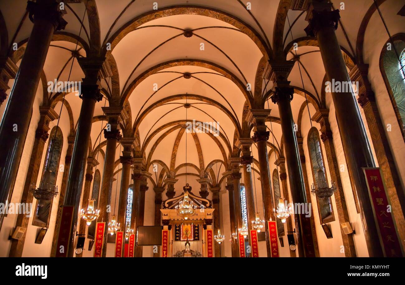 Interior of chinese cathedral hi-res stock photography and images - Alamy