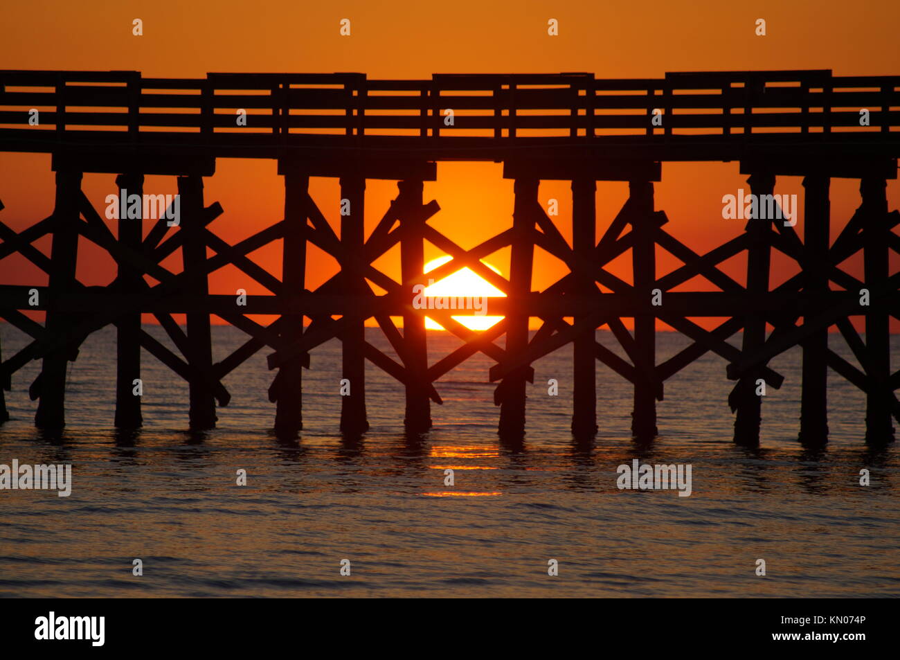 Silhouette symmetry hi-res stock photography and images - Alamy